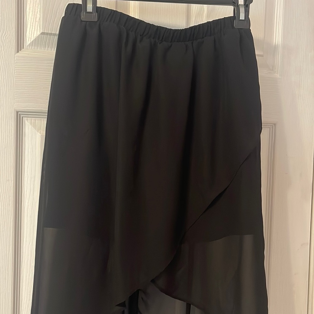 High low mini skirt. Black size medium